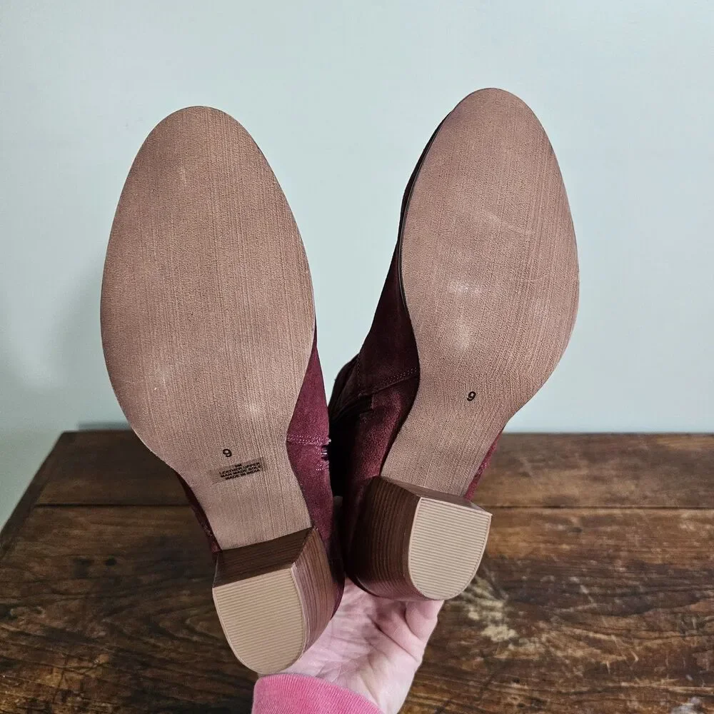 Diba Sleek Burgundy Almond Toe‎ Suede Bootie Size 9